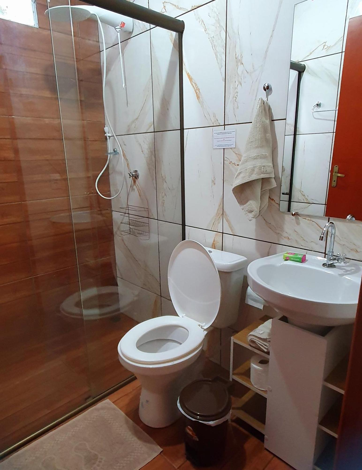 Proximo A Av Das Cataratas - Ar Condicionado - Estacionamento Privado Foz do Iguaçu Kültér fotó